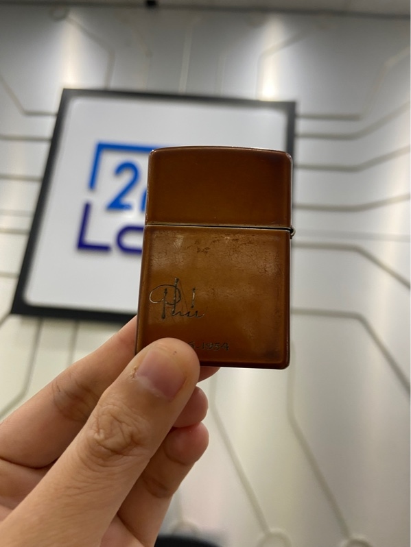 Zippo USA F08 - Màu nâu - Ngoại hình: 97% - Hết đá - Body