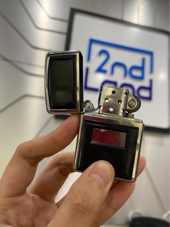 Zippo USA Flints and Fluid - Màu bạc - Ngoại hình: 97% - Body