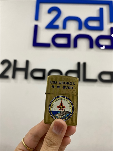 Zippo Uss Georhe H.W.Bush 03/2011 - Màu vàng - Ngoại hình 97% - Body