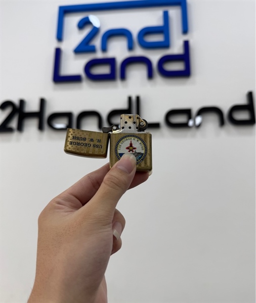 Zippo Uss Georhe H.W.Bush 03/2011 - Màu vàng - Ngoại hình 97% - Body 1