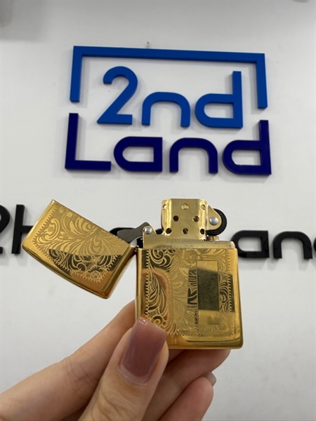 Zippo Venetian 10/2023 - Màu vàng - Ngoại hình 98% - Body 1