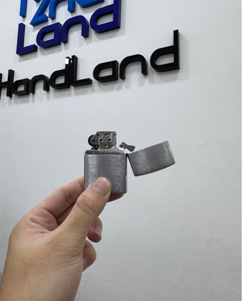 Zippo Wind Proof Lighter - Màu bạc - Ngoại hình 97% - Hết đá , trầy nhiều ,cấn - Body 2