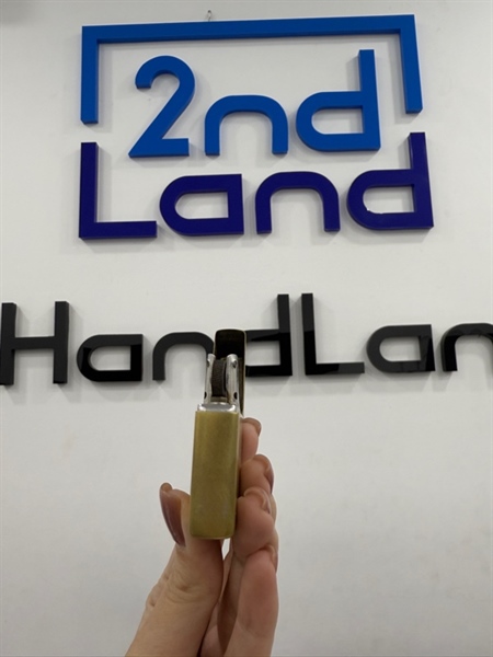 Zippo Yokohama T8/2000 - Màu vàng - Ngoại hình 97% - Trầy - Body 2