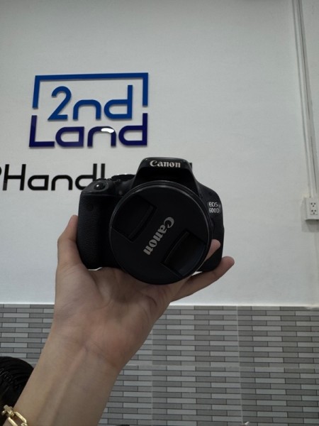 Máy ảnh Canon EOS 600D cũ
