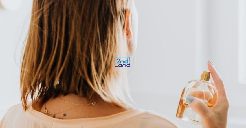 Có nên xịt nước hoa lên tóc 4