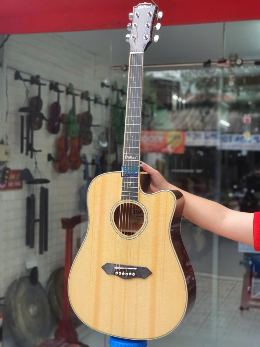 Đàn guitar cũ 2