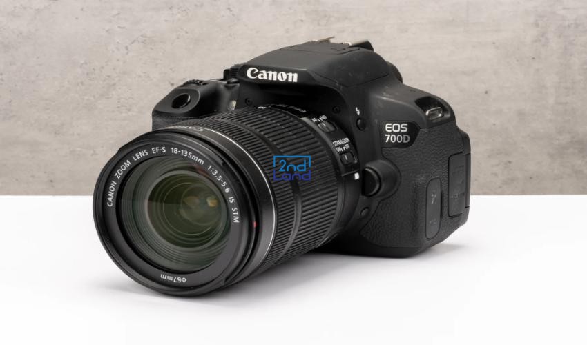Máy ảnh Canon EOS 700D cũ