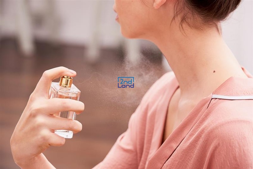 Nên xịt nước hoa vào đâu? 10