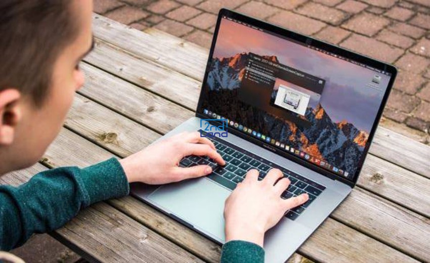 So sánh macbook và laptop windows 32