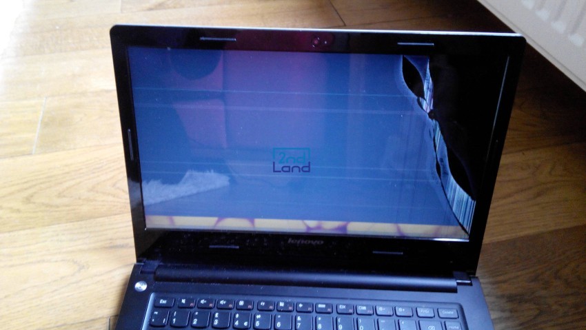 Laptop Lenovo cũ hư hỏng nặng