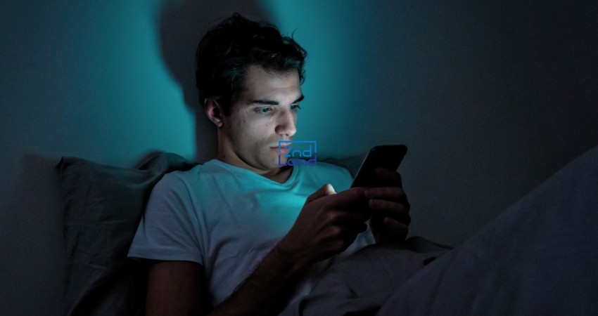 Vì sao không nên xem phim người lớn trên điện thoại? 2
